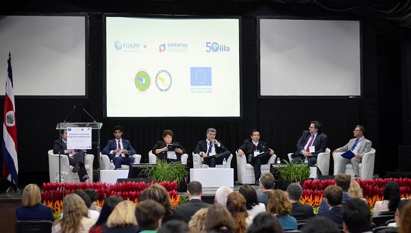 El Defensor Nacional y Coordinador General de AIDEF, Andrés Mahnke durante su participación en EUROsociAL.